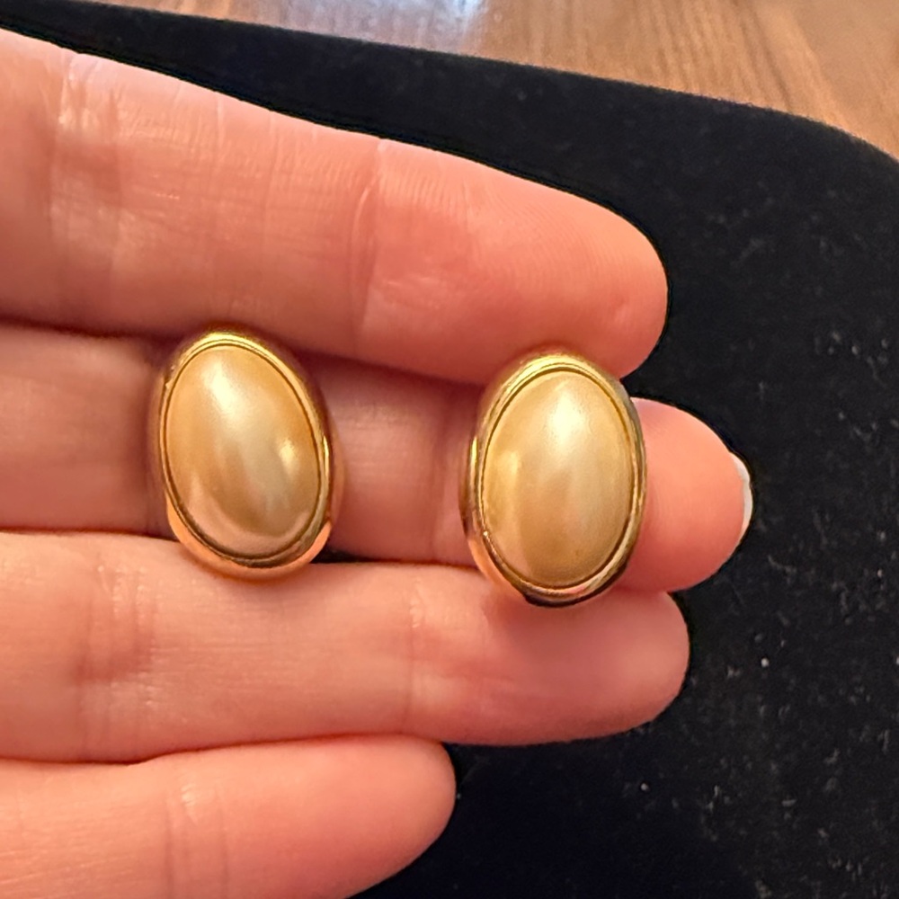 Vintage Richelieu Pearl Earrings